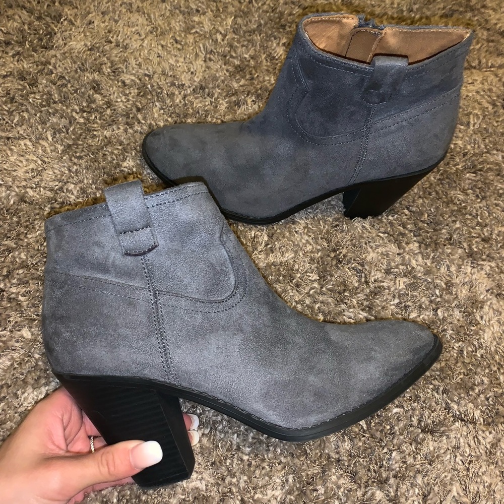 Qupid Gray Booties